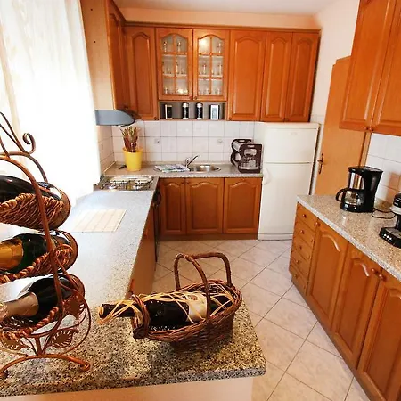 Ena 2 Apartman *